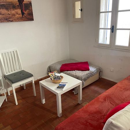 Studio Cosy Dans Le Centre-Ville Historique L'Isle-sur-la-Sorgue Bagian luar foto