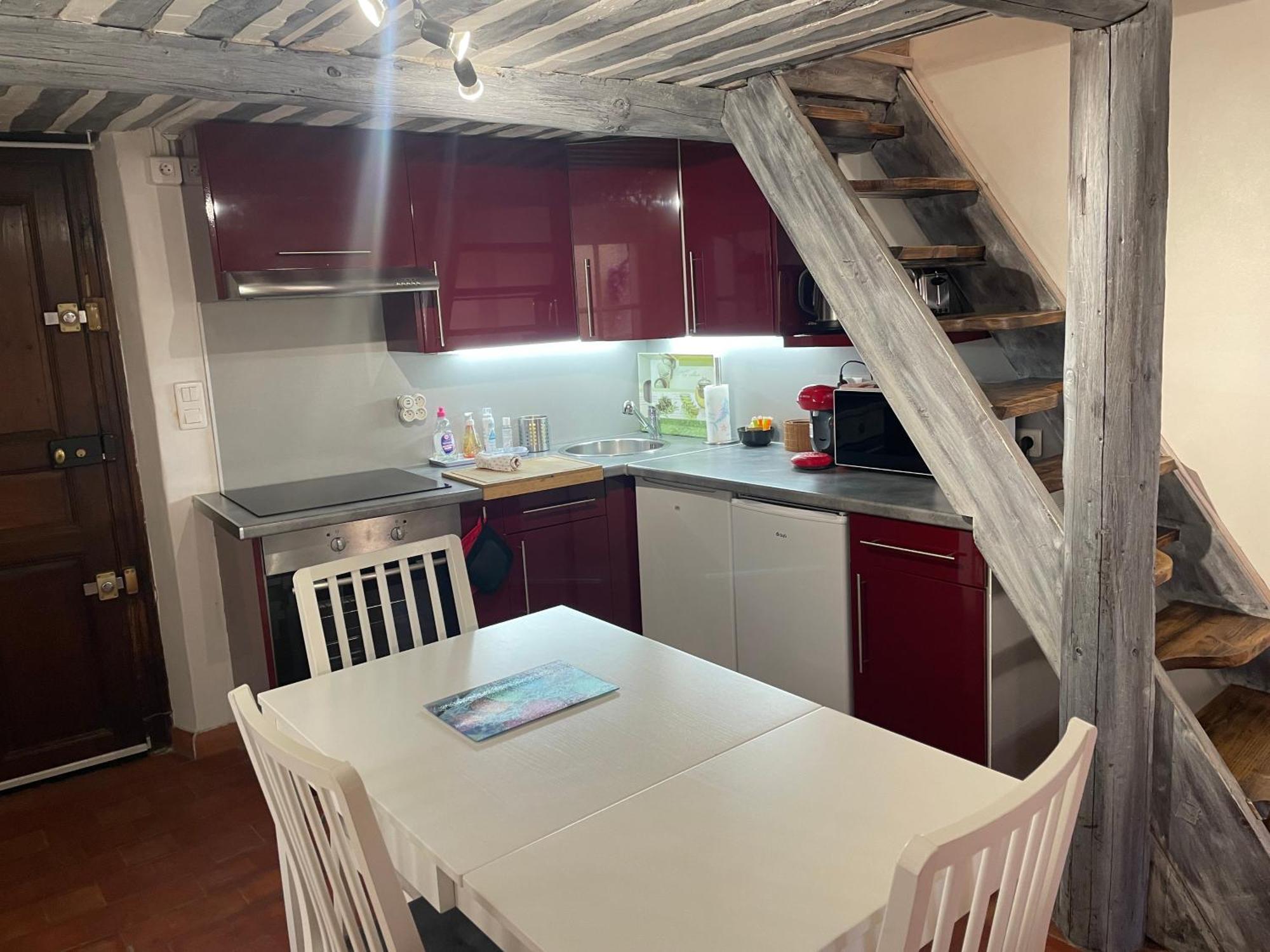 Studio Cosy Dans Le Centre-Ville Historique L'Isle-sur-la-Sorgue Bagian luar foto